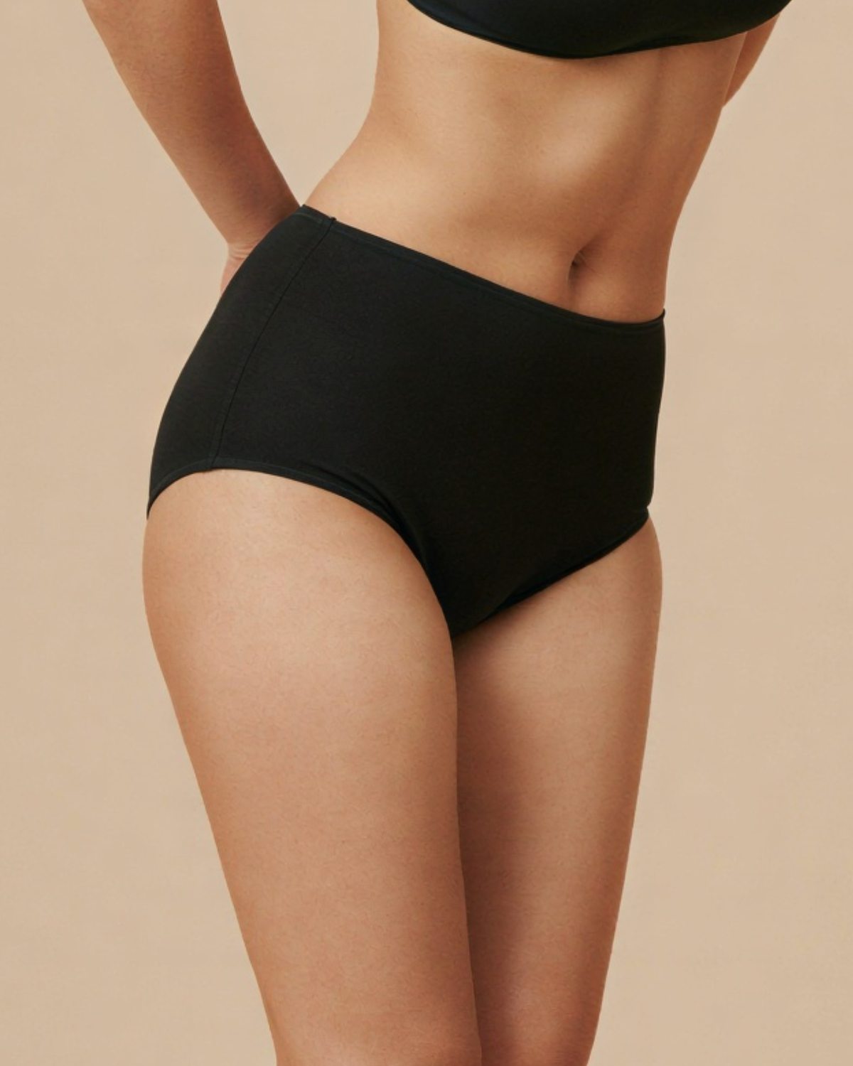 Pynpy' Classic cut - Black period underwear, lifestyle