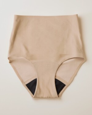 Pynpy' Full Body - Nude period underwear, back view